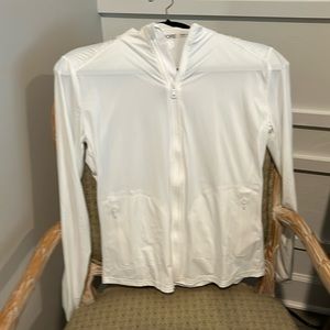 Brand new, lightweight sports/golf zip up jacket.Never worn.  Make offer😊